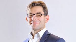 Michael Valentin (OPEO) : “La plateforme Tesla sera l'équivalent de l'Apple  store dans l'automobile”