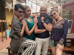 Former Bigg Boss Contestants Diandra Soares Deepshikha Nagpal Ali Quli Mirza And Sushant Digvikar Reunite For A Fun Outing Times Of India Indian supermodel , actor & model mentor.