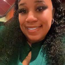 Roxana Taylor's Instagram, Twitter & Facebook