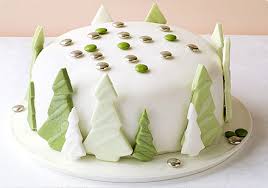 In questo speciale abbiamo raccolto tante idee, che vi accompagneranno sin dai giorni antecedenti al 25 dicembre: Dolci Decorati Per Natale