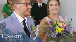 Internetplattform, dating services, skype, facebook. Zogern Vor Dem Altar Sagt Daniela Nein Hochzeit Auf Den Ersten Blick Sat 1 Youtube