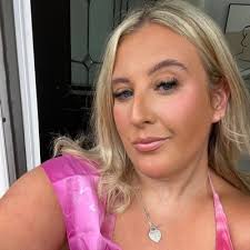 Holly-Mae Meadows (@hollmaemeadows)