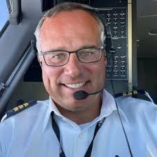 captain Robert Amar (@airbusmarcelo)