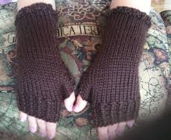 Which is the best fingerless glove for beginners? How To Knit Close Fitting Fingerless Gloves 21 Steps With Pictures Instructables