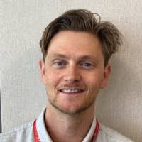 200+ perfiles de «Upton»