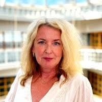 10+ "Anna Seger" profiles