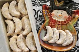 These authentic austrian linzer cookies will be your favorite christmas cookies ever! Vanillekipferl Austrian Vanilla Crescent Cookies Mission Food Adventure