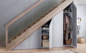 Placard sous escalier ikea also has 25 more images such as etonnant placard sous. Meuble Chaussure Sous Escalier Avec Portes Automatiques Sans Poignees Deco Aux Murs Gris Et Bois Placard Sous Escalier Meuble Sous Escalier Sous Escalier