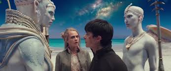Film Valerian And The City Of A Thousand Planets 2017 I Can T Be The White Savior Of This Movie If You Guys Are Whiter Than I Am This Made Me Laugh Way Too Hard Science Fiction Film City Valerian