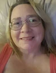 Kelly Horton's Instagram, Twitter & Facebook