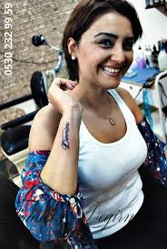 En popüler dövme modelleri arasında şu dövmeleri bulabilirsiniz: Yazi Dovme Modelleri Yazi Dovme Katologu Tattoo Art Timucin Studio