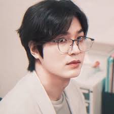 Hoy se cumple un año desde que se dio a conocer el cast oficial de The King  Eternal Monarch.❤️