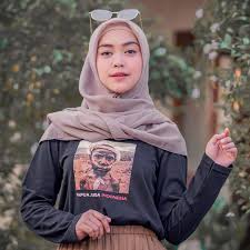 Ria ricis menjadi sorotan karena penampilan barunya yang semakin cantik. Ria Ricis Mengaku Penghasilannya Dari Youtube Berkurang Kenapa Ya