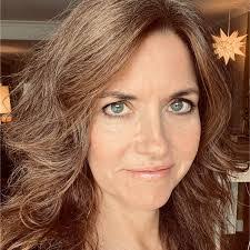 Dena Stein's Instagram, Twitter & Facebook