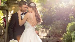 Sie können zwischen langen oder kurzen brautkleidern, strandhochzeitskleidern, brautkleidern in übergrößen. Romeo Julia Brautmode Fur Nurnberg Erlangen Furth Schwabach Ansbach Und Weissenburg