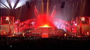 Rood is een nummer van marco borsato. Marco Borsato Symphonica In Rosso Se Dvd Recensie Allesoverfilm Nl Filmrecensies Hardware Reviews Nieuws En Nog Veel Meer