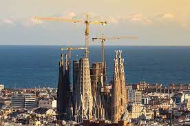 Bonjour à vous, fans du fc barcelone aussi connu sous le nom de barça. 9 Things See At Gaudi S Unfinished Church Sagrada Familia The Tour Guy