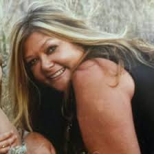 Renee Yeager Rowley (rrnails)