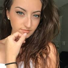 Shannon Wick's Instagram, Twitter & Facebook