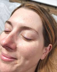 My quarterly fix of these brows! Highly defined brows everytime! 😍  @kandbennytheberner #browshaping #brows #highlydefinedbrows  #laurenpartlettbeauty #browwax #browshape #browstylist #browtechnician