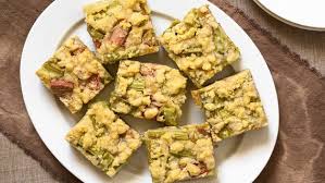 Rezept Rhabarber Streusel Kuchen Ndr De Ratgeber Kochen