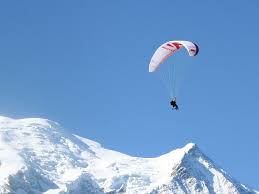 Sauter en parachute depuis un hélicoptère. Parapente Voler Du Sommet Du Mont Blanc A Chamonix Mont Blanc Chamonix Net