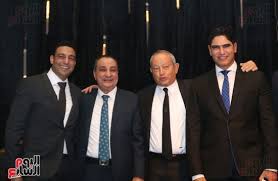 تعرض رجل الأعمال المصري نجيب ساويرس، لانتقادات لاذعة إثر تعليق له عن الحجاب في مقابلة صحفية. Ø¨Ø§Ù„ØµÙˆØ± Ù†Ø¬ÙŠØ¨ Ø³Ø§ÙˆÙŠØ±Ø³ Ù…Ø¯Ø§Ø¹Ø¨Ø§ Ù…Ø§ÙŠØºØ±ÙƒÙ…Ø´ ÙÙ„ÙˆØ³ Ø£Ø¨Ùˆ Ù‡Ø´ÙŠÙ…Ø© ÙˆØ§Ù„Ø£Ù…ÙŠÙ† Ø¯ÙˆÙ„ Ø£Ø·ÙŠØ¨ Ù‚Ù„Ø¨ÙŠÙ† ÙˆØ£Ù†Ø§ Ø£Ø·ÙŠØ¨ Ø§Ù„ÙŠÙˆÙ… Ø§Ù„Ø³Ø§Ø¨Ø¹