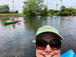 Beautiful day with kayakers