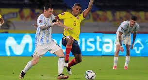 El juego entre colombia vs argentina se estará disputando en punto de las 10:00 pm de brasil; Yku 0yssyb63mm