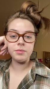 Krista Dean's Instagram, Twitter & Facebook