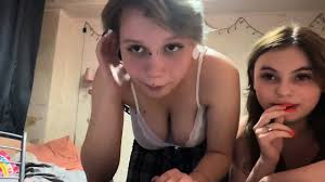 2 Girls Stip On Webcam And Kiss - EPORNER