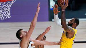 The denver nuggets were able to return to the series with a solid victory in the third match. Lakers Vs Nuggets Score Takeaways Lebron James Los Angeles Hold Off Denver Late For Much Needed Win Cbssports Com