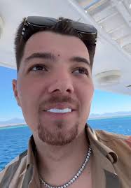 Avoid Unnatural Veneers for a Beautiful Smile