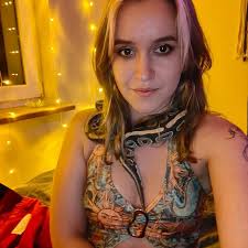 Anyone play Dead Cells? 🤔 Pure Nail| 155(218)DPS Can attack while moving  and upward. while airborne cause you to bounce