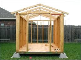 Dans votre jardin, votre terrasse ou même votre le balcon, tous les recoins peuvent accueillir ce petit abri. Comment Construire Un Abri De Jardin Label Maison