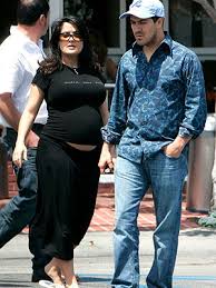 A Former Employee Files A Claim Against Salma Hayek S Brother People En Espanol Salma hayek pictures and photos.