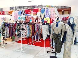 Klisenya rekaan baju raya musim ini apabila ramai pereka mengekalkan corak floral sebagai pilihan fabrikasi utama. 10 Best Spots In Johor For Raya Shopping Johor Foodie