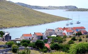Turu oko najvećeg broja otočića sa tri stajanja uz pratnju stručnih licenciranih vodiča na brodu: Nationalpark Kornati Hotel Ana Murter