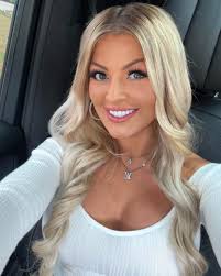 Bailey Baker's Instagram, Twitter & Facebook