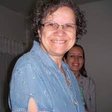 Isto é um saruê, um gambá brasileiro. Ele come aranhas, escorpiões e até  cobras,é manso, tímido e do bem. Não persiga, não maltrate.