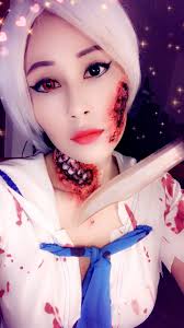 How to easily put in and take out contact lenses?