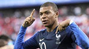 Know footballer's bio, wiki, salary, net worth including his dating life while 32 countries were showcasing their players, french football team has kylian mbappe, who came to. Portrat Kylian Mbappe Ein Fussballer Mit Vorbildcharakter Augsburger Allgemeine