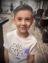 Could any of you very clever people help me by removing the gentleman from  the right hand side please? I would love this picture of my now elderly  mother and my now