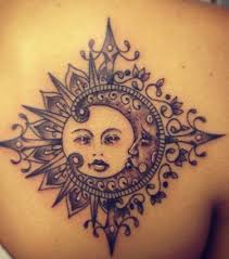 Comme toujours,le tatouage du soleil et de la lune peut avoir différentes significations, mais ce sera toujours vous qui déciderez en fin de compte ce qu'ils signifient exactement pour vous, en fonction de votre situation personnelle. Significations Tatouage Soleil Lune Top 100 Beaux Modeles