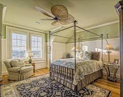 With its concentric circles framed in crown molding, the tray ceiling adds layers of luxury to the master bedroom's sitting area. 56 Magnificent Master Bedroom Sitting Area Ideas The Sleep Judge
