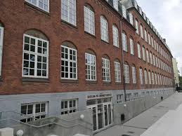 Nifr08@frederiksberg.dk sfo leder jacob petersen telefon 2898 0526 Skolen Pa Grundtvigsvej Grundtvigsvej 9 11 1864 Frederiksberg Danmark