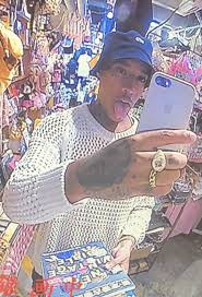 Rejjie Snow Uploaded By 𝖈𝖑𝖆𝖎𝖗𝖊 On We Heart It In 2020 Cute Icons Subway Surfers Cute Wallets