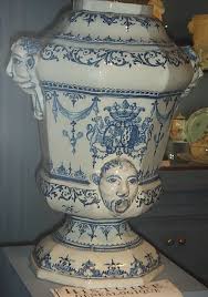 Fontaine Faience Armoriee05174 Jpg Decorative Jars Pottery Decor