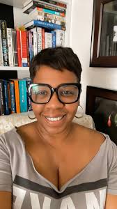 Sunday Morning Korner KiKi, Visit @stoneandcrawford or the link in my bio  to get your Holiday Morning Coffee Kit. ☕️🎄