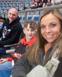 Lindsay Plummer's Instagram, Twitter & Facebook